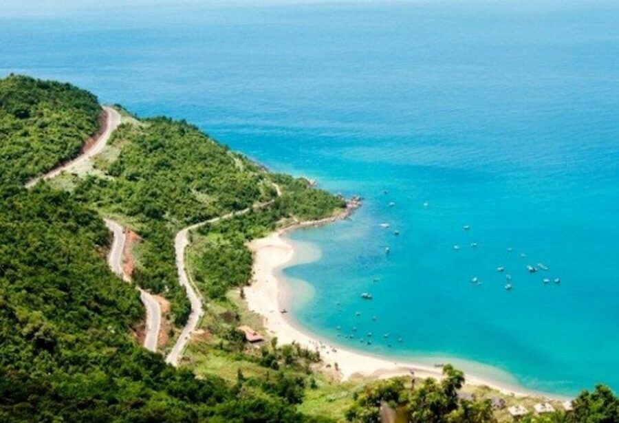 Da Nang: Lady Buddha, Marble Mountains, and Hoi An Day Trip - Who should book this day trip?