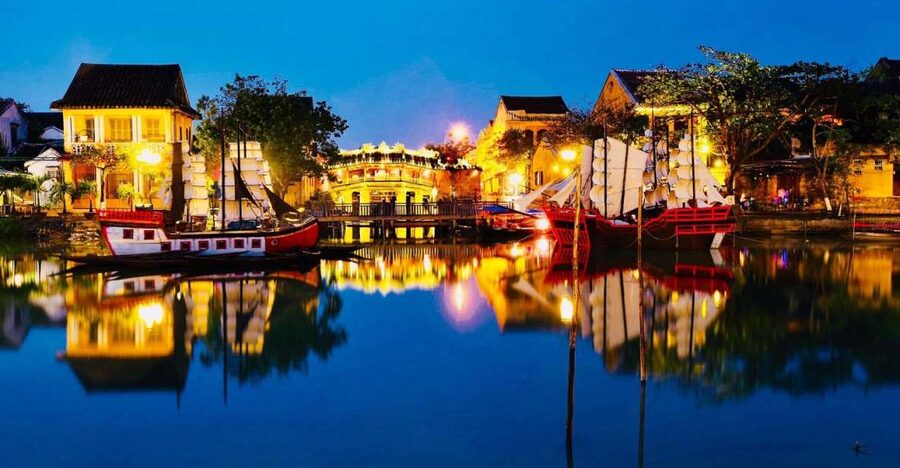 Da Nang: Lady Buddha, Marble Mountains, and Hoi An Day Trip - Climbing through the Marble Mountains