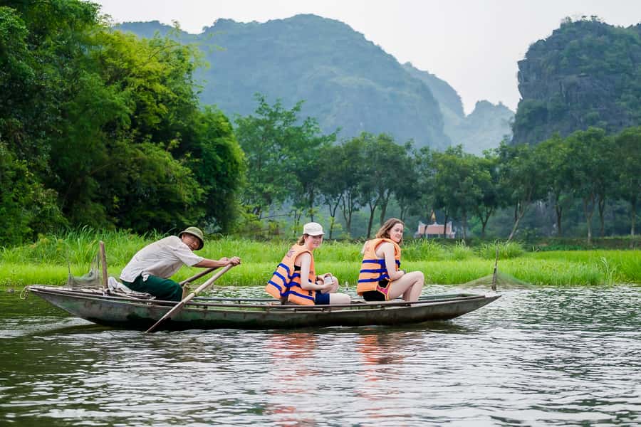 Day Trip: Hoa Lu, Trang An, Mua Cave with Transfer and Lunch - Should you book the Hoa Lu, Trang An, and Mua Cave tour?