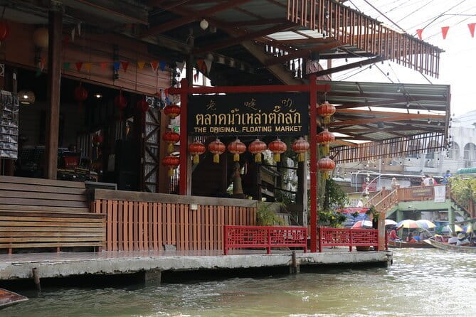 Day Trip to Bangkok Floating Market & Maeklong Railway - Buffalo Café and a slower middle hour