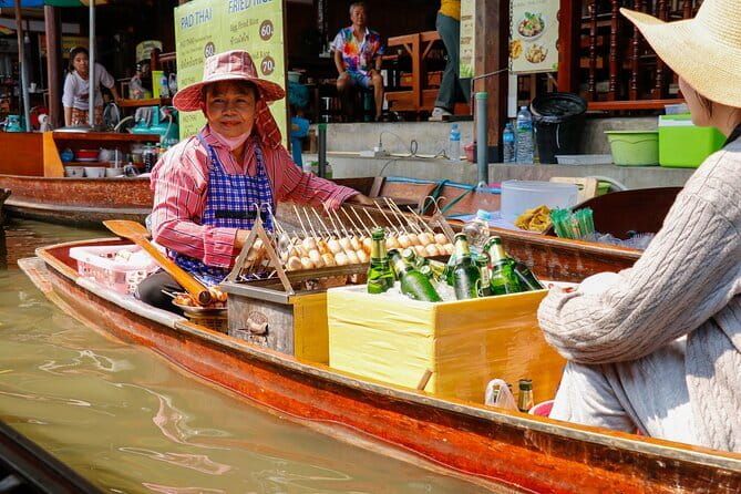 Day Trip to Bangkok Floating Market & Maeklong Railway - Leaving CentralWorld early