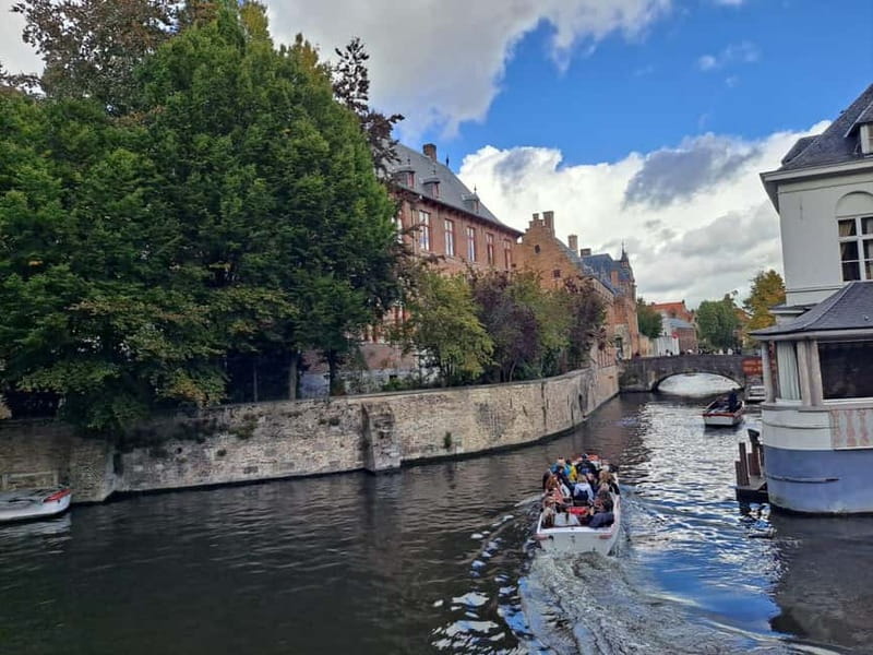 Day trip to Bruges from Paris with canal cruise - The four-hour ride from Paris