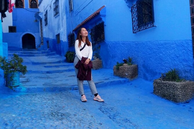 Day Trip to Chefchaouen from Fes Private /Small Group - The guide makes the medina easier to read
