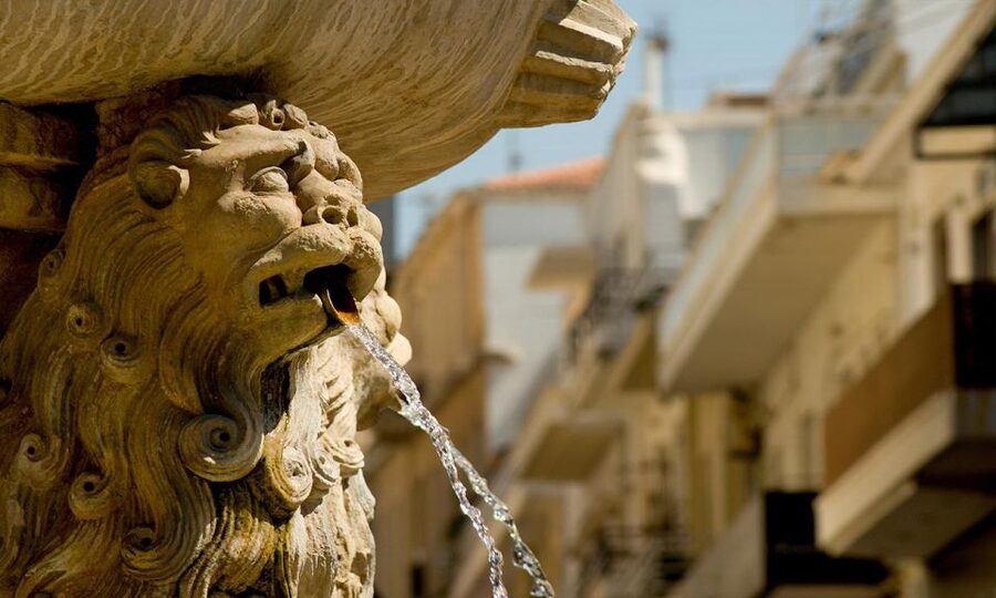 Day Trip To Heraklion City Center & Market & CretAquarium - Koules Fortress and the Venetian harbor