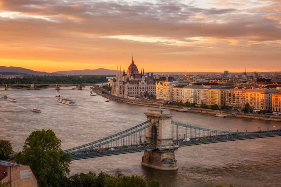 Day trips from Vienna: Bratislava and Budapest with Guide - Key points to know before booking