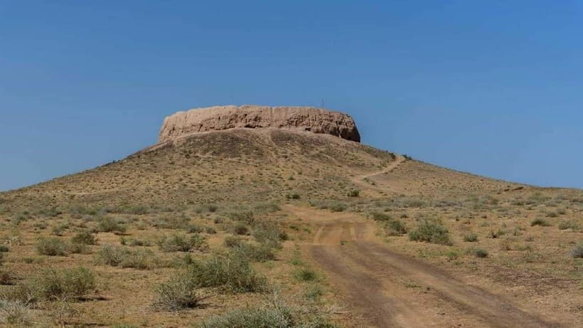 Daytrip from Khiva to Aral Sea Cemetery of Ships. All in one - Mizdakhan Necropolis is the most atmospheric stop