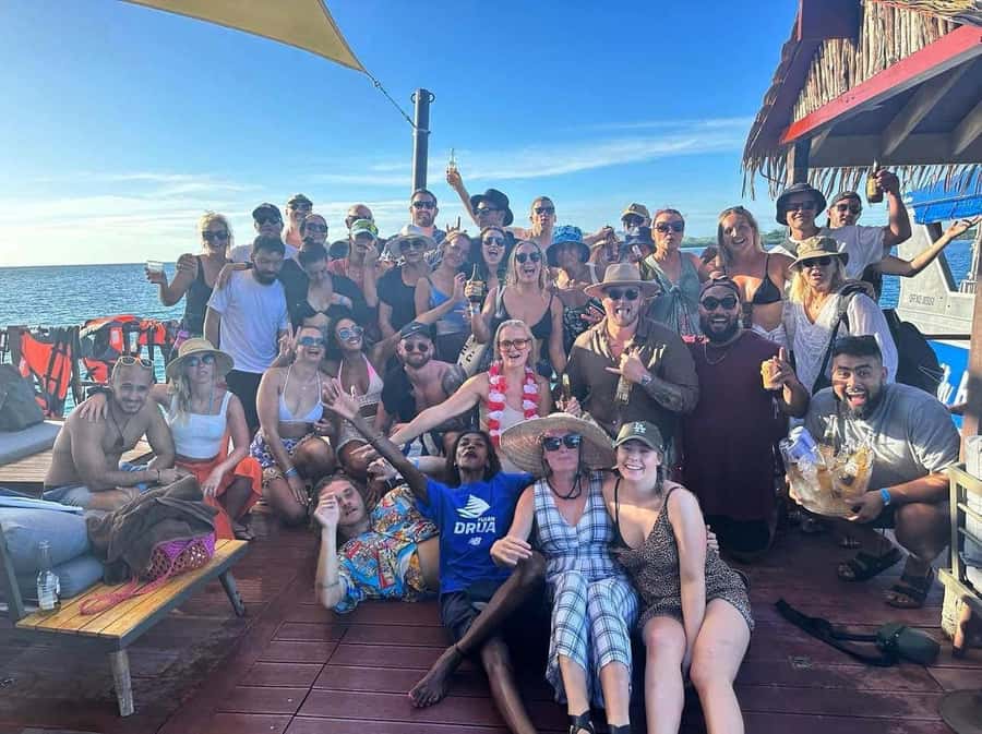 Denarau: Seventh Heaven Floating Bar Day Trip - Practical timing and what to pack