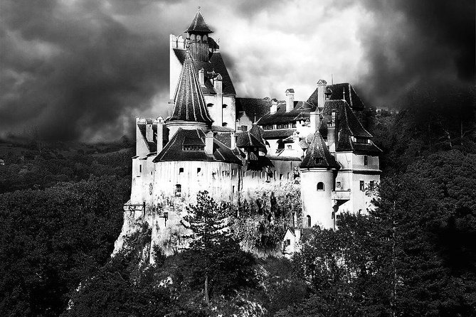 Dracula's Castle, Peles Castle and Brasov Day Trip from Bucharest - Brasov: medieval streets and a useful lunch break