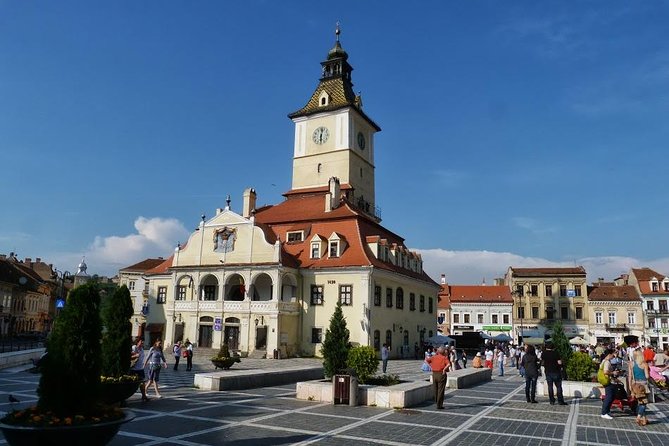 Dracula's Castle, Peles Castle and Brasov Day Trip from Bucharest - Time on the road, crowds, and group size