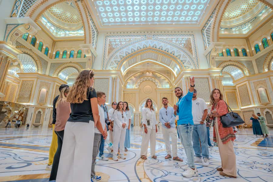 Dubai: Abu Dhabi Day-Trip Grand Mosque, Royal Palace & Lunch - Lunch and the 45-minute time limit
