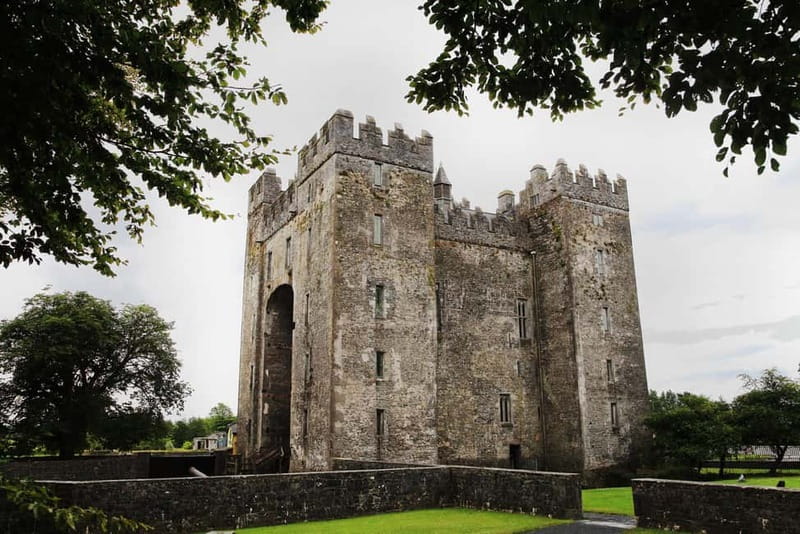 Dublin: Cliffs of Moher, Bunratty Castle and Ennis Day Trip - What the coach ride is really like