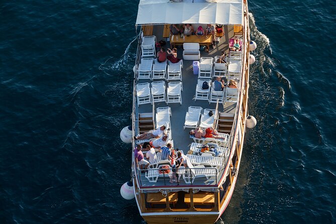 Dubrovnik: 3 Islands Fun Day Trip by Boat (Host: EN,FR,ES) - Food, drinks, music, and the social side