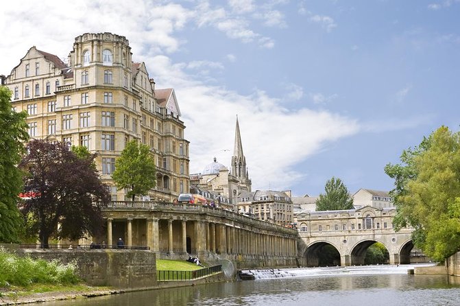 England in One Day: Stonehenge, Bath, the Cotswolds and Stratford-upon-Avon Day Trip from London - Four famous English stops, packed into one day