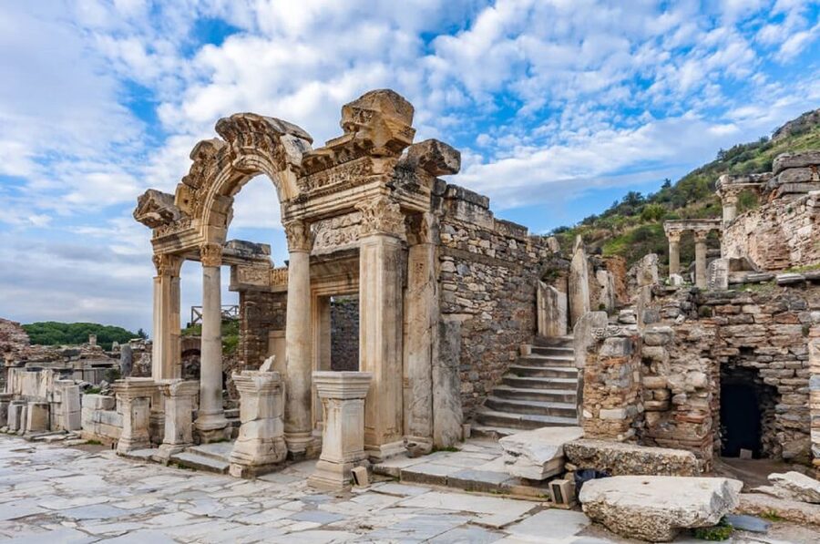 Ephesus and Virgin Mary Day Trip by Plane from Istanbul - What the $424 price really covers