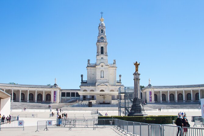 Fátima, Nazaré and Óbidos Small-Group Day Trip from Lisbon - Four Portuguese highlights without changing hotels