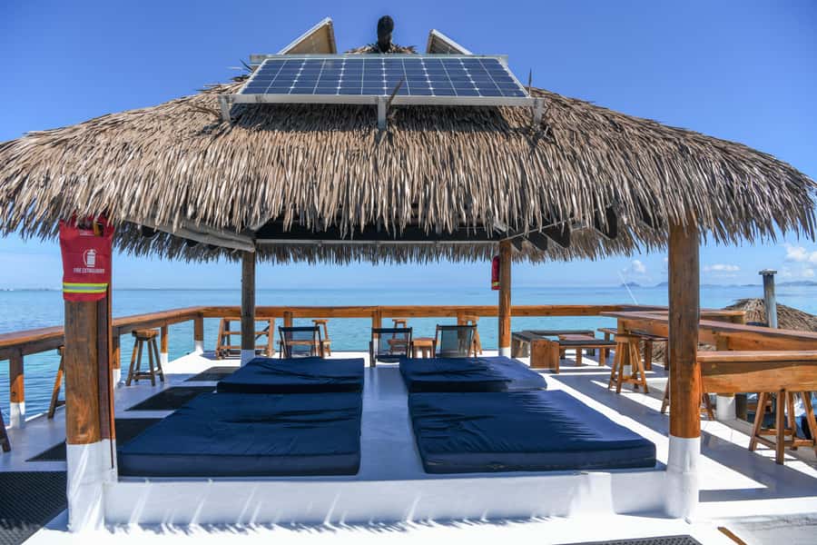 Fiji: Cloud 9 Floating Bar and Pizzeria Day Trip - Who should book Cloud 9?