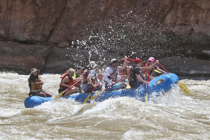 Fisher Towers Rafting Full-Day Trip from Moab - Lunch on a riverside beach