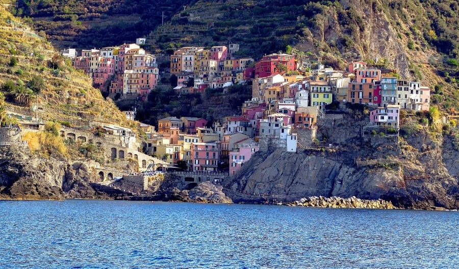 Florence: Cinque Terre Day Trip with Optional Street Food - The ferry: Cinque Terre from the water