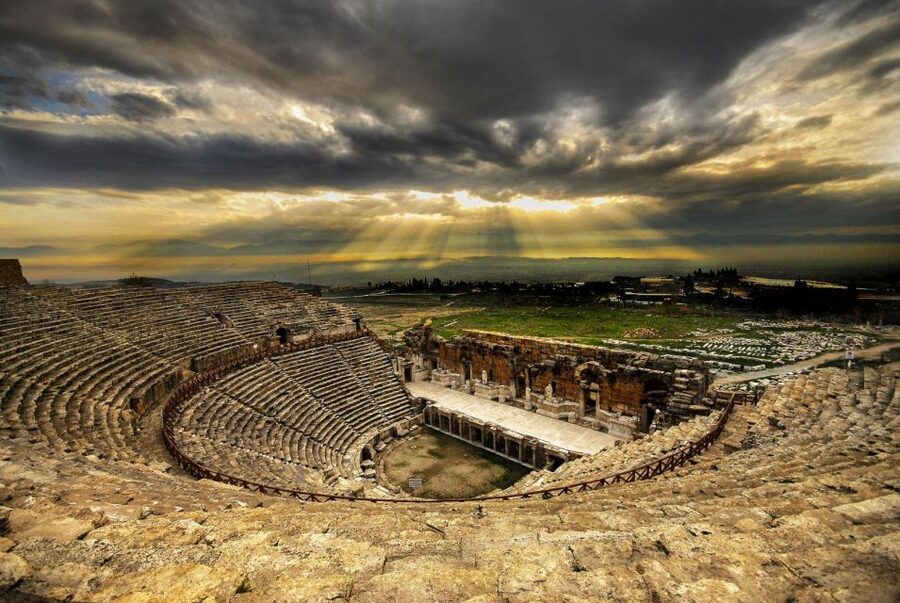 From Alanya: Pamukkale and Hierapolis Day Trip with Lunch - Arriving at Pamukkale and Hierapolis
