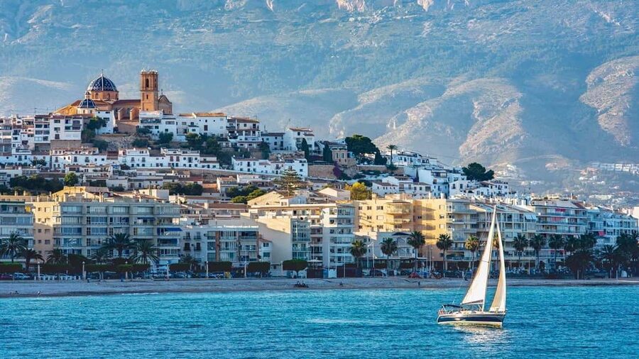 From Alicante/Benidorm: Guadalest & Altea Day Trip - The transfer from mountain village to coast