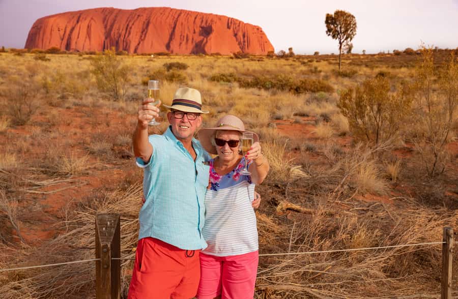 From Alice Springs: Day Trip to Uluru with BBQ Dinner - Ten hours on the Stuart Highway