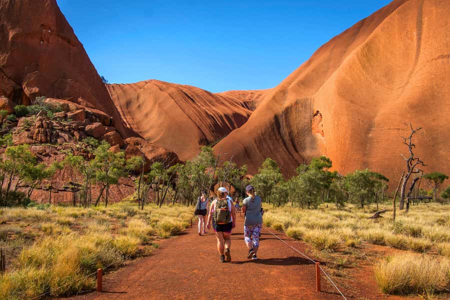 From Alice Springs: Day Trip to Uluru with BBQ Dinner - Mutitjulu Waterhole and Wanampi