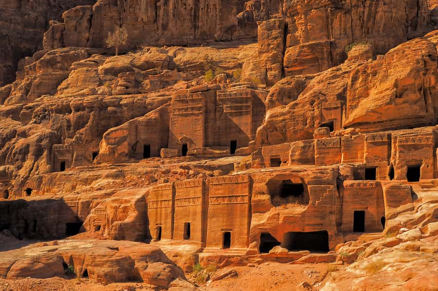 From Amman: Private Petra Day Trip with Guide - Entering Petra through the 1.2-kilometer Siq