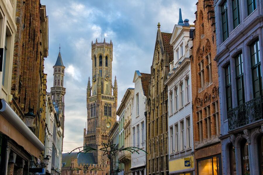 From Amsterdam: Bruges Day Trip in Spanish with Boat Option - Is $61 good value for a Bruges day trip?