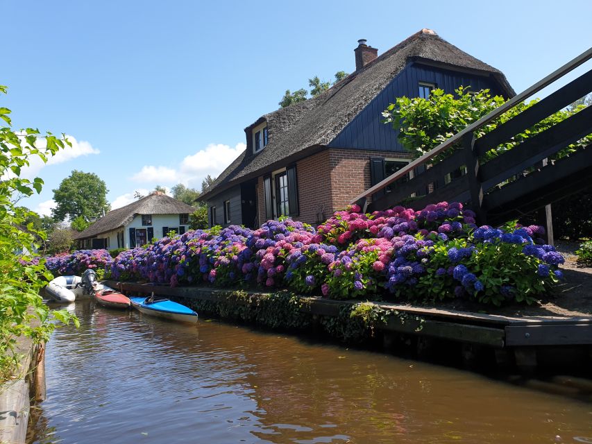 From Amsterdam: Giethoorn Day Trip with Small Electric Boat - Giethoorn from Amsterdam: a full day for one peaceful village