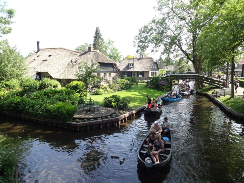From Amsterdam: Giethoorn Day Trip with Small Electric Boat - Lunch and two hours to set your own pace