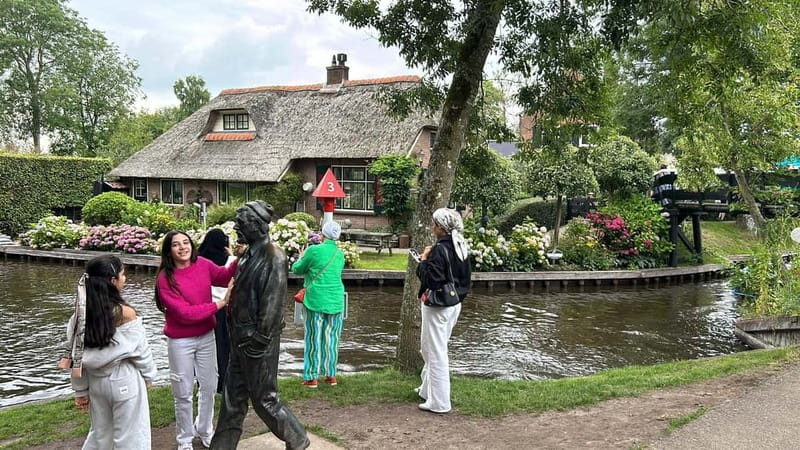 From Amsterdam to Giethoorn Day Trip - Why Giethoorn makes a good break from Amsterdam