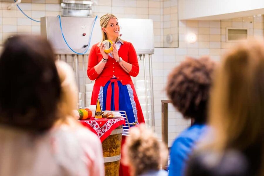 From Amsterdam: Zaanse Schans, Volendam & Marken Day Trip - Who will enjoy this outing?
