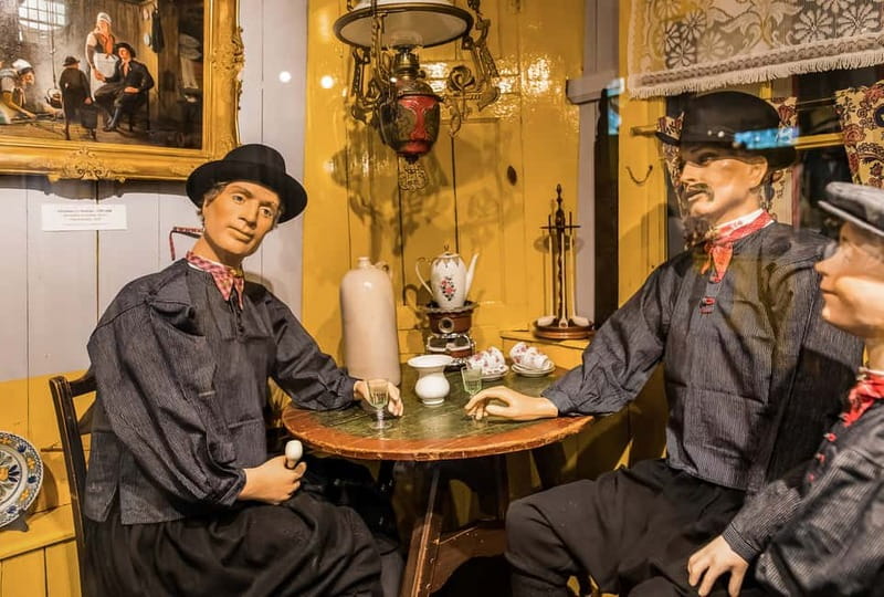 From Amsterdam: Zaanse Schans, Volendam & Marken Day Trip - Marken and the craft of clog-making