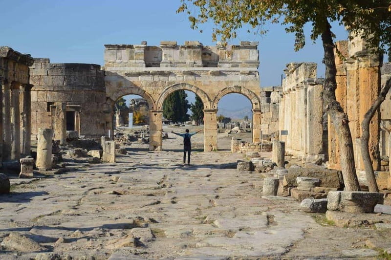 From Antalya/Kemer: Pamukkale & Hierapolis Day Trip w/Meals - The road to Denizli and the stone workshop