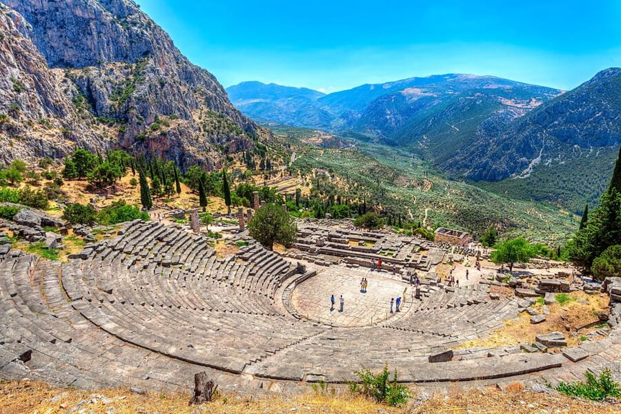 From Athens: Private Delphi and Thermopylae Guided Day Trip - Leaving Athens in a private vehicle