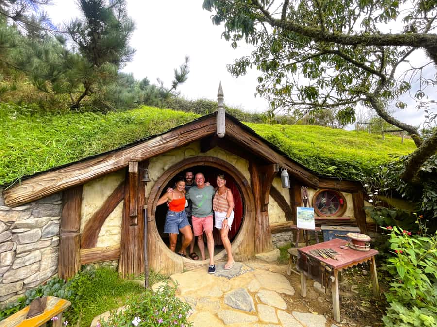 From Auckland: Hobbiton Movie Set Full-Day Trip - Why Hobbiton works even if you are not a Tolkien fan
