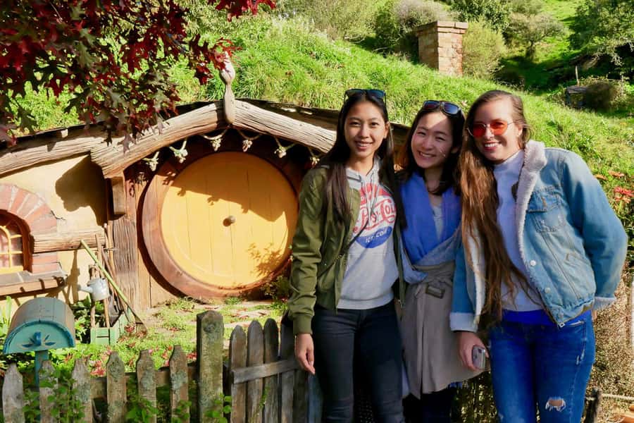 From Auckland: Hobbiton & Waitomo Caves Full-Day Trip - Why this makes sense as an Auckland day trip