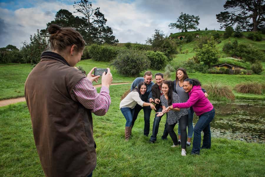 From Auckland: Hobbiton & Waitomo Caves Full-Day Trip - Waitomo Glowworm Caves by boat
