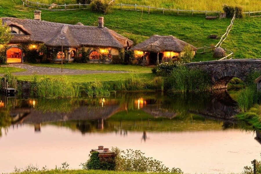 From Auckland: Hobbiton & Waitomo Caves Full-Day Trip - Should you book it?