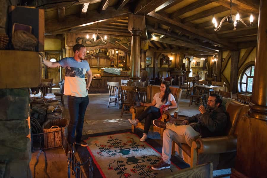 From Auckland: Hobbiton & Waitomo Caves Full-Day Trip - The ride south through the Kaimai Range