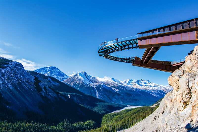 From Banff: Athabasca Glacier and Columbia Icefield Day Trip - Lunch before the glacier