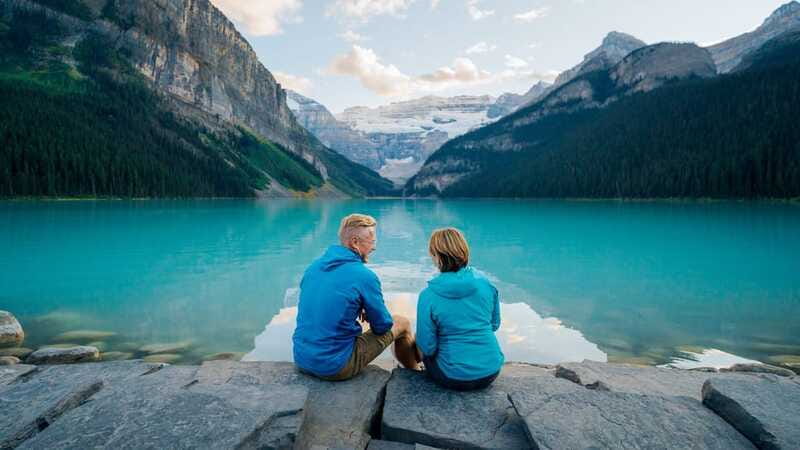 From Banff: Louise & Moraine Lake Guided Hiking Day Trip - What to wear and carry
