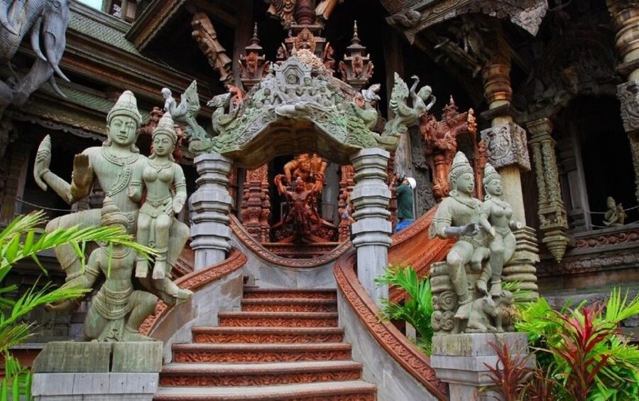 From Bangkok: Day Trip to Pattaya City & Sanctuary of Truth - Pattaya Beach and the half-moon road