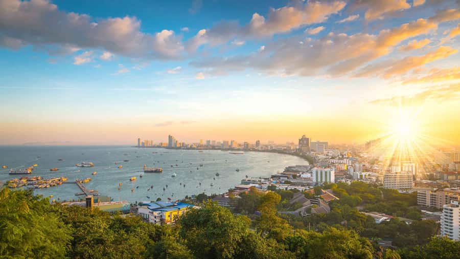 From Bangkok: Pattaya City Day Trip with Private Driver - Khao Chi Chan and the Buddha on the cliff