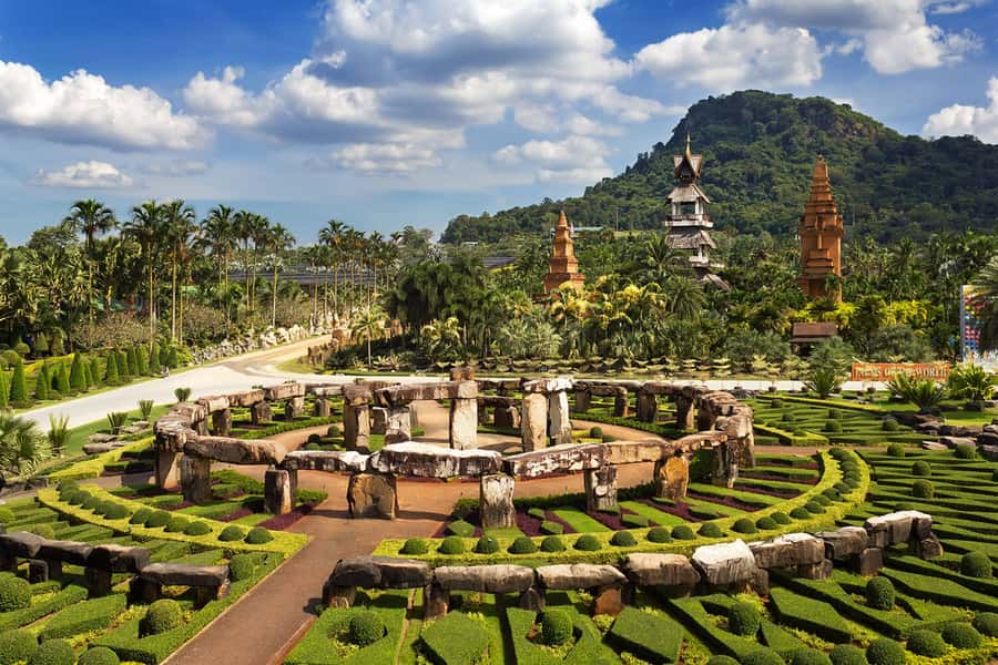 From Bangkok: Pattaya Private Customizable Day Trip - The Bangkok pickup and the road to Pattaya