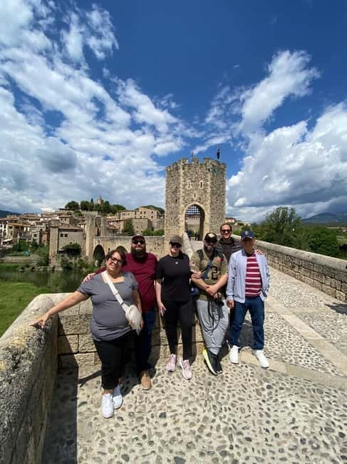 From Barcelona: Girona, Besalú & Medieval Villages Day Trip - Girona in 90 minutes