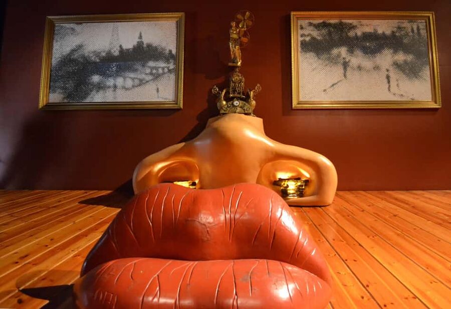 From Barcelona: Girona&Dalí Museum Day Trip with Small Group - Guides make the difference