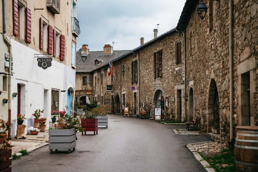 From Barcelona: Guided Day Trip to Andorra, France and Spain - Key points to know before booking