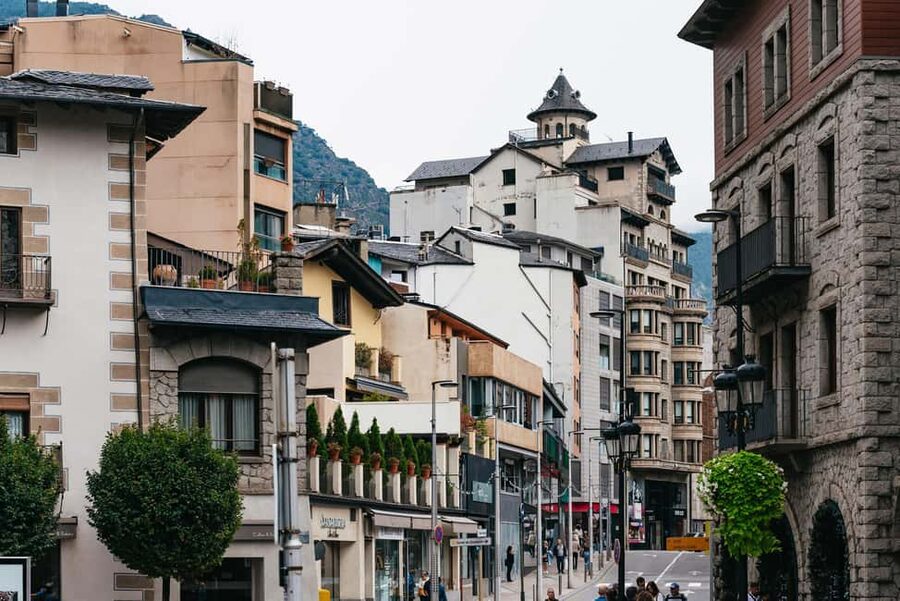 From Barcelona: Guided Day Trip to Andorra, France and Spain - Transport, group size, and comfort on a long road day