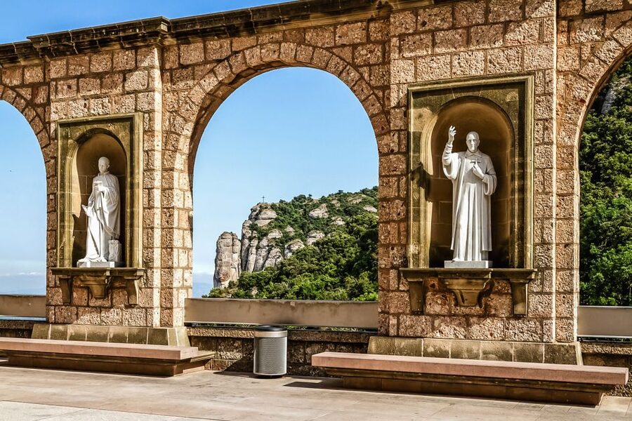 From Barcelona: Montserrat Day Trip with Optional Tickets - Guides, transport, and the pace of the day